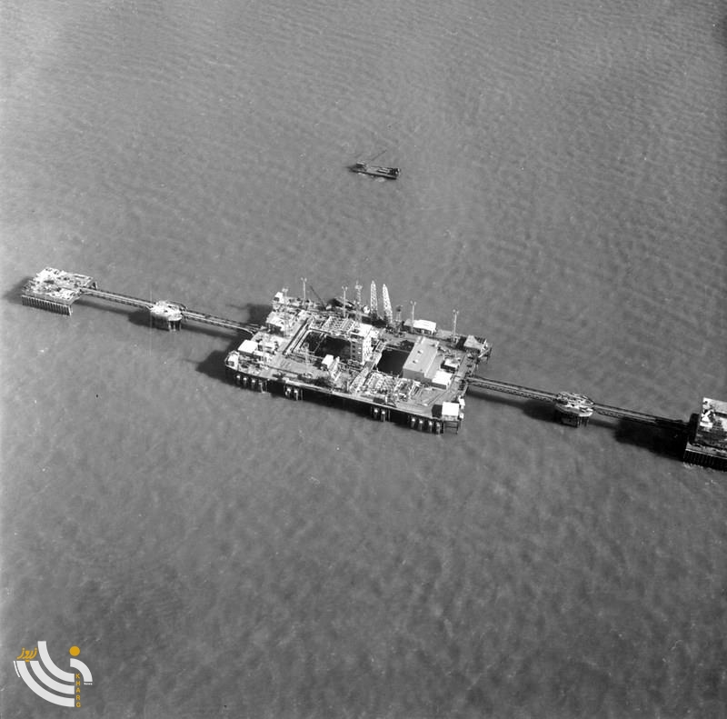 اسکله آذرپاد خارگ سال 1350 3