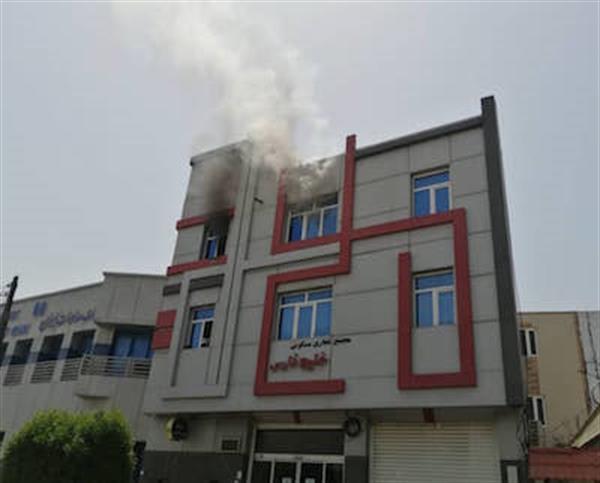 یک منزل مسکونی در خارگ طعمه حریق شد / خط ۱۲۵ آتش نشانی شهرداری همچنان قطع است