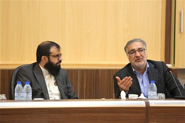 جزیره خارگ ویترین شکوه و اقتدار صنعت انقلاب اسلامی ایران می باشد