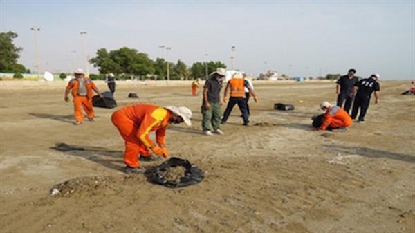 ساحل گناوه از آلودگی نفتی پاک شد