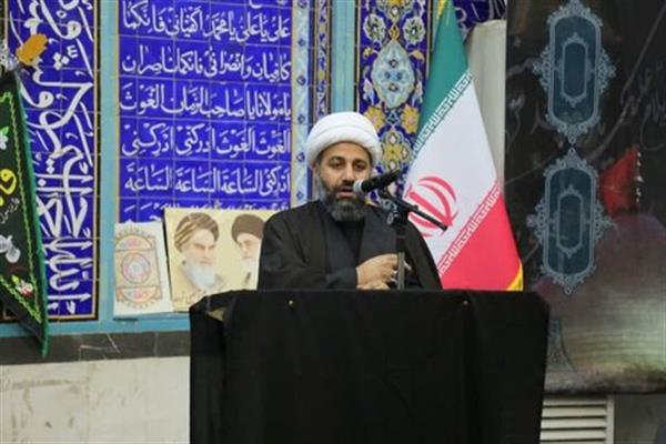 دشمن به دنبال تضعیف جایگاه مادری است