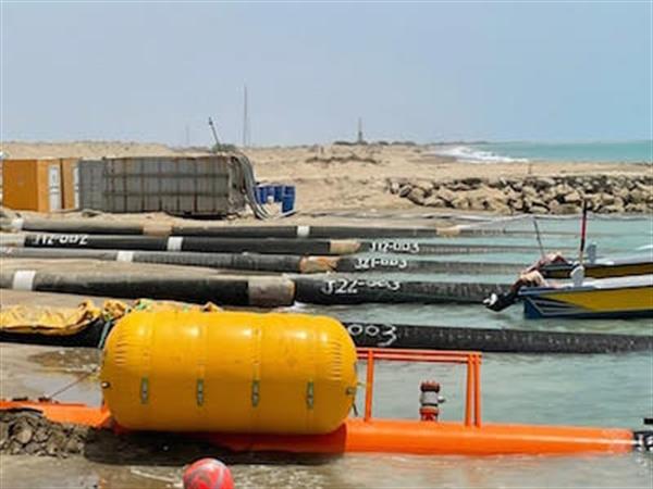پایان عملیات کشش لوله از ساحل در طرح پایانه نفتی جاسک