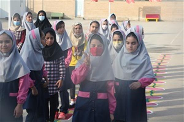 زنگ بازگشایی مدارس در جزیره خارگ نواخته شد