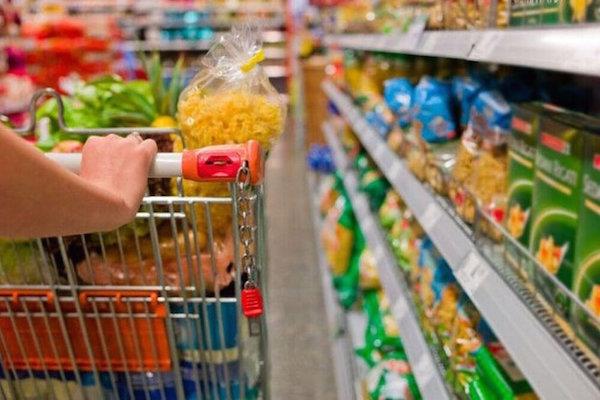 موج گرانی در نبود نظارت دولتی/ قیمت‎ها ترمز بریده است