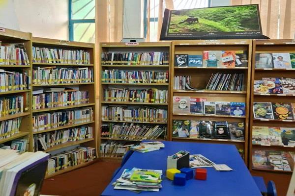 اهدای 130جلد کتاب به کتابخانه‌ عمومی جزیره خارگ
