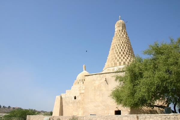 امامزاده ای که نگین درخشان جزیره خارک است