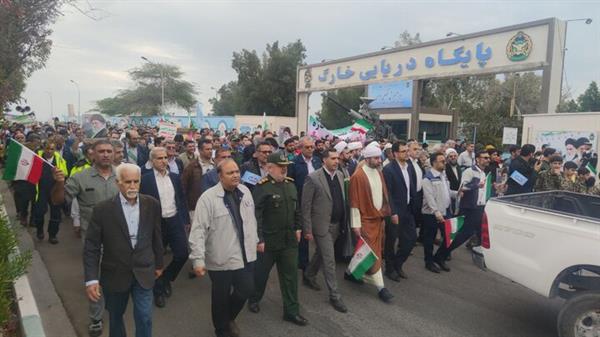 راهپیمایی ۲۲ بهمن در دیار مقاومت برگزار شد/ حضور گسترده خارگی‌ها