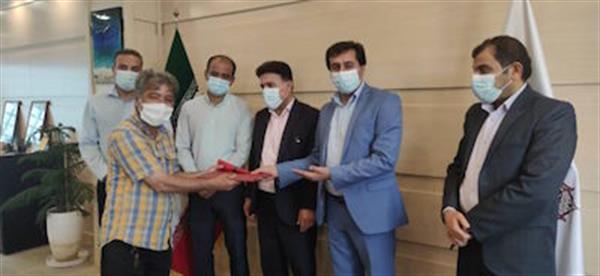 از کارگران نمونه شهرداری خارگ تجلیل به عمل آمد