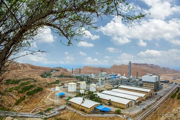 تحلیل عملکرد پتروشیمی خارک در آبان ۱۴۰۴ / ثبات صادراتی در یکی از پرتلاطم‌ترین سال‌های صنعت پتروشیمی