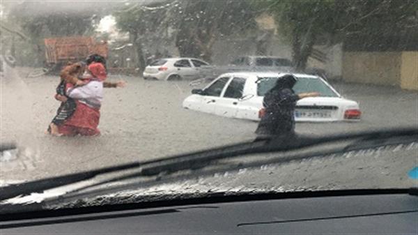 بارش باران باعث آبگرفتگی معابر در برخی نقاط استان بوشهر شد