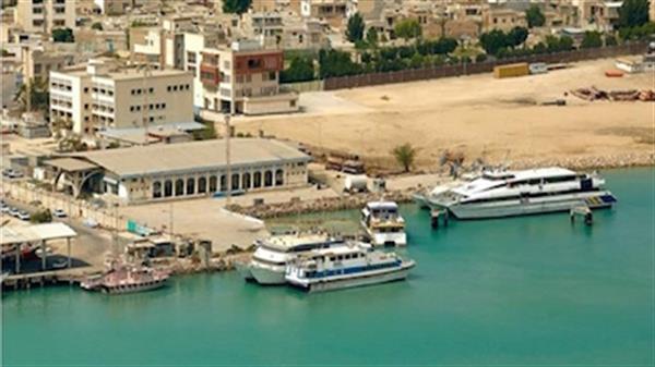 جابجایی مسافران از گناوه به جزیره خارگ از سرگرفته شد