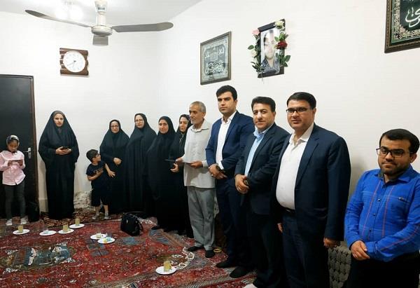 دیدار رئیس دادگستری خارگ با خانواده های دو تن از شهدای والا مقام جزیره خارگ