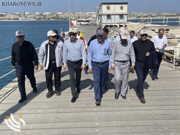 استاندار بوشهر از پایانه نفتی و اسکله خارگ بازدید کرد