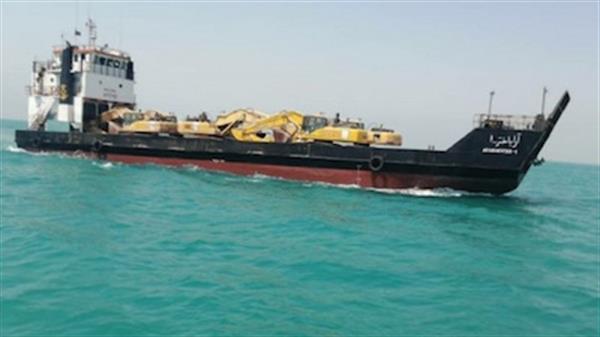 ۶ دستگاه بیل مکانیکی قاچاق در آب‌های بندر بوشهر کشف شد