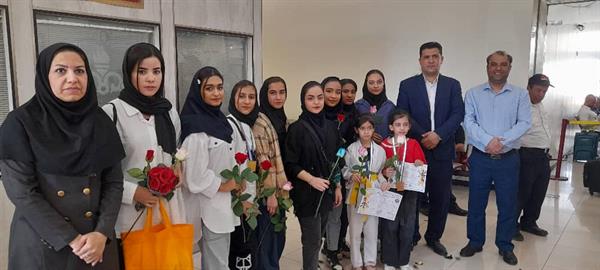 از بانوان افتخارآفرین پرشین کیوکوشین کاراته خارگ استقبال شد