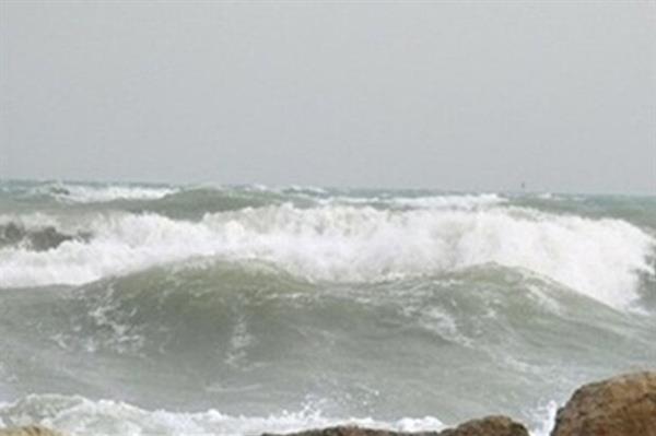 بندر مسافری خارگ به دلیل شرایط نامساعد جوی تعطیل می‌شود