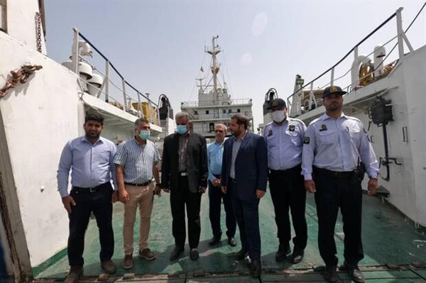 شناور جدید حمل بار و مسافر در مسیر بوشهر به خارگ قرار گرفت