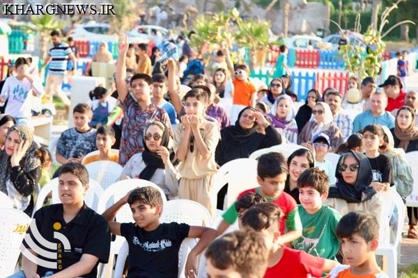 پرواز بادبادک‌ها بر فراز خارگ؛ جشن کودکان در آسمان امید