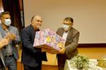 مراسم تجلیل از مسئول روابط عمومی بیمارستان صنعت نفت خارگ برگزار شد
