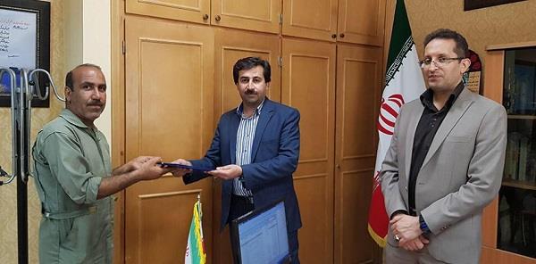 تجلیل شهردار خارگ از مدیر و کارگران فضای سبز شهرداری