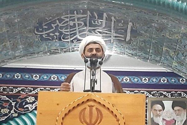 مسئولان با عمل انقلابی دین خود به شهدا را ادا کنند