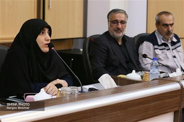 مطالبات بانوان صنعت نفت با جدیت پیگیری می‌شود
