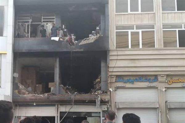 آتش سوزی در بازار گناوه مهار شد